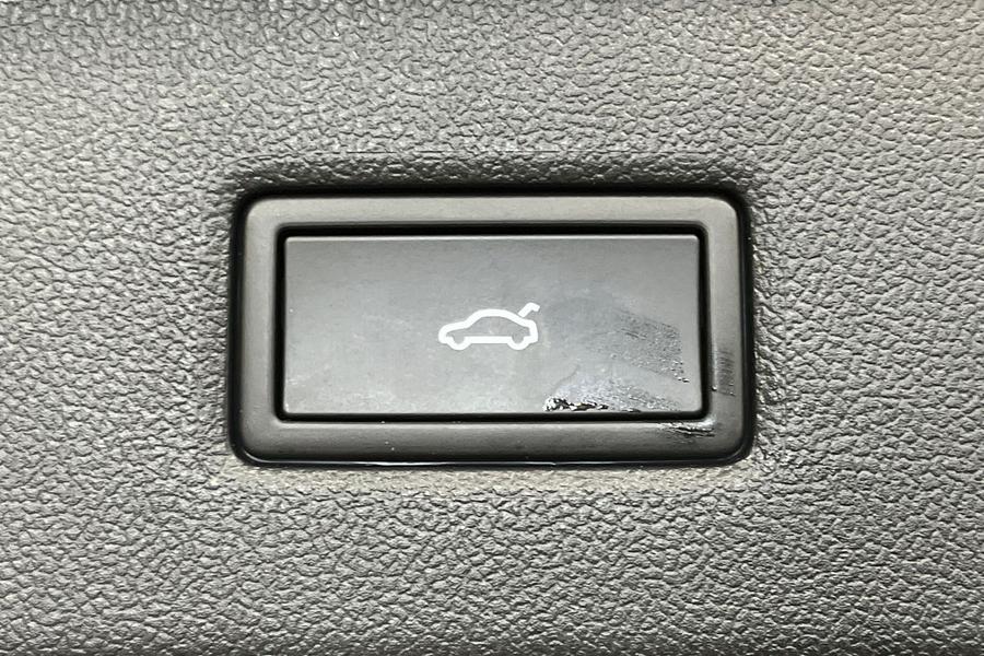 Ford Explorer Photo autoimg-756f6a2ea0a2ec5a88fe120768a1ef9a97f7bbb7.jpg