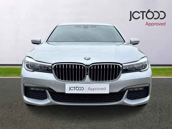 BMW 7 Series Photo 8