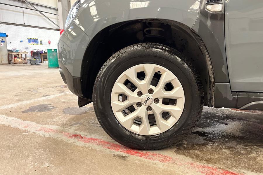 Dacia DUSTER Photo autoimg-75787e9cbeb24a73fe81ef3d7e14ddb4a94e0b3c.jpg