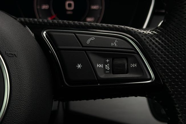 AUDI S4 Photo 17