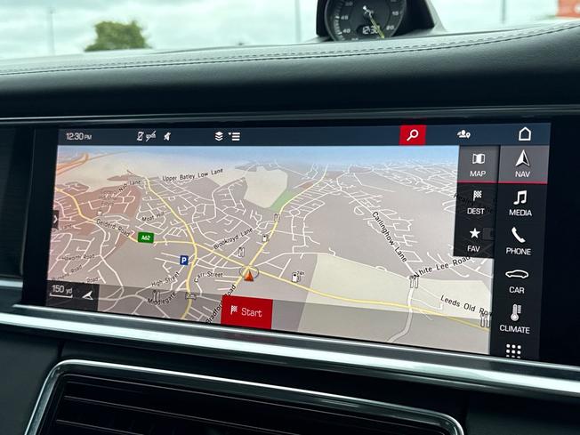 PORSCHE Panamera Photo 14