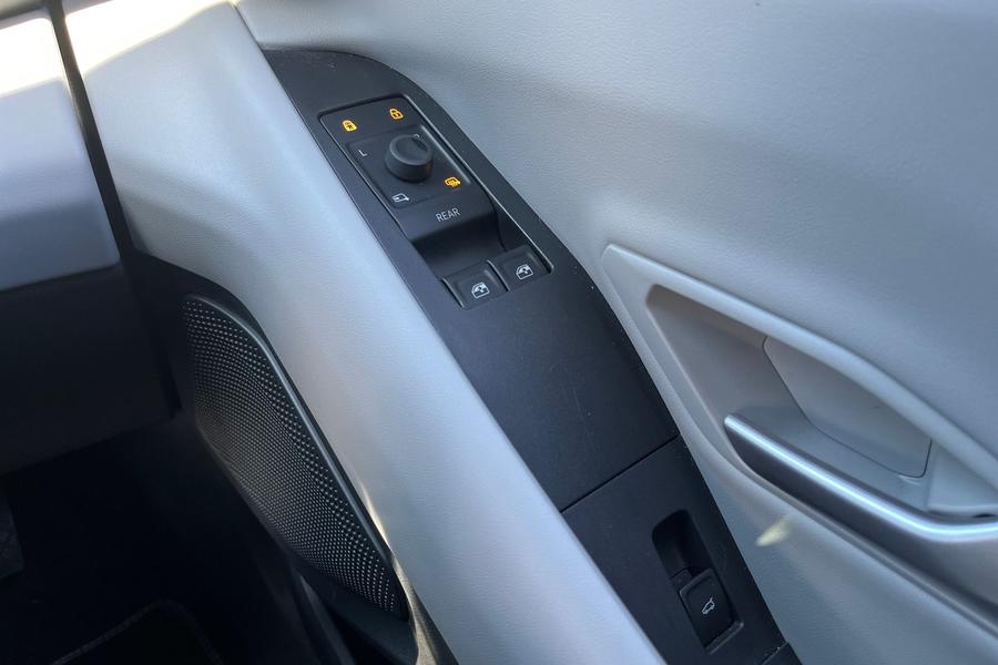 Ford Explorer Photo autoimg-75818571e3c6eb0ebcc7d2cb19c4fd991a2cb30a.jpg