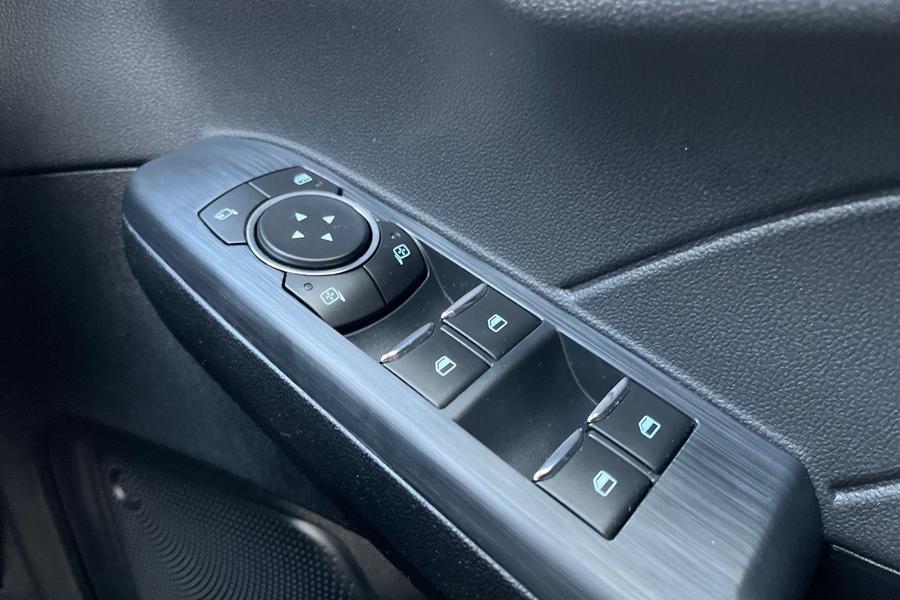 Ford KUGA Photo autoimg-7584524b2cb8dd88ce7702382ed6fda36c7766c0.jpg