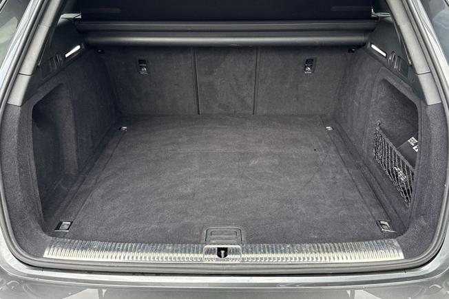 AUDI A4 Avant Photo 12