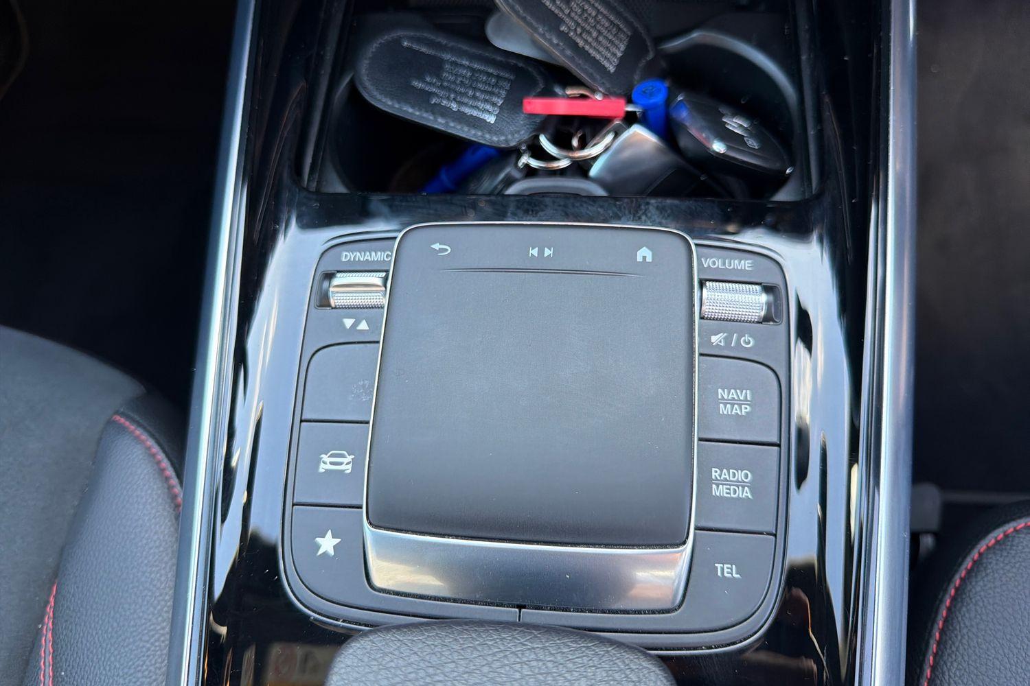 Mercedes-Benz GLA Photo 29