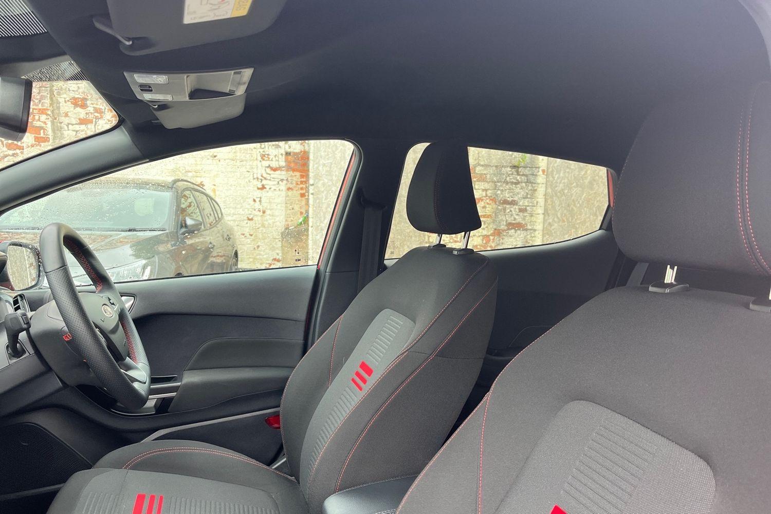 Ford FIESTA Photo 18