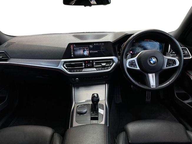 BMW 3 Series Photo 10