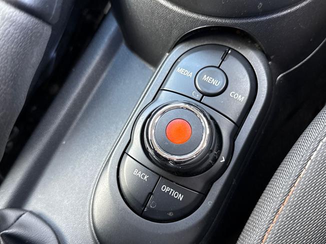 MINI Hatch Photo 31