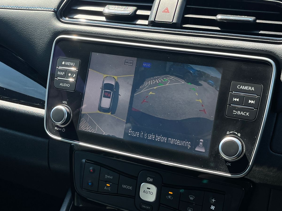 Nissan Leaf Photo 11