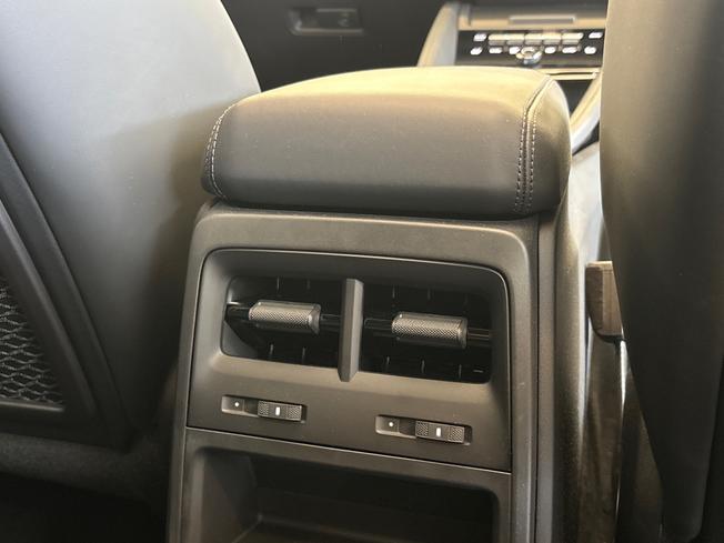 PORSCHE Macan Photo 45