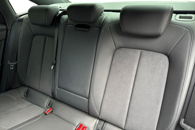 Audi A6 Saloon Photo 9