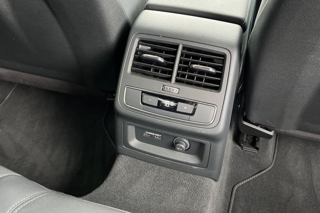 AUDI A4 Photo 59