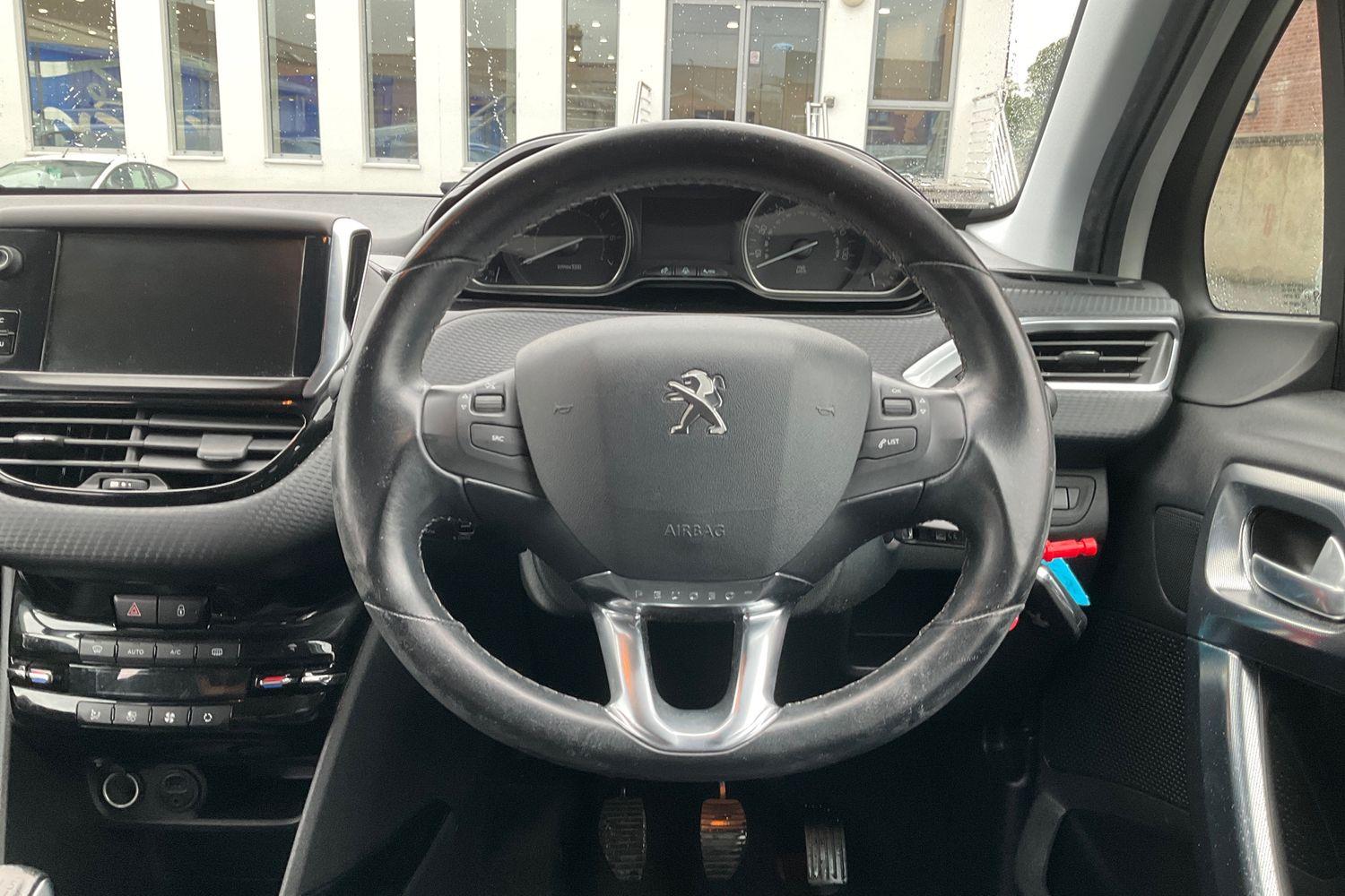 Peugeot 2008 Photo 11