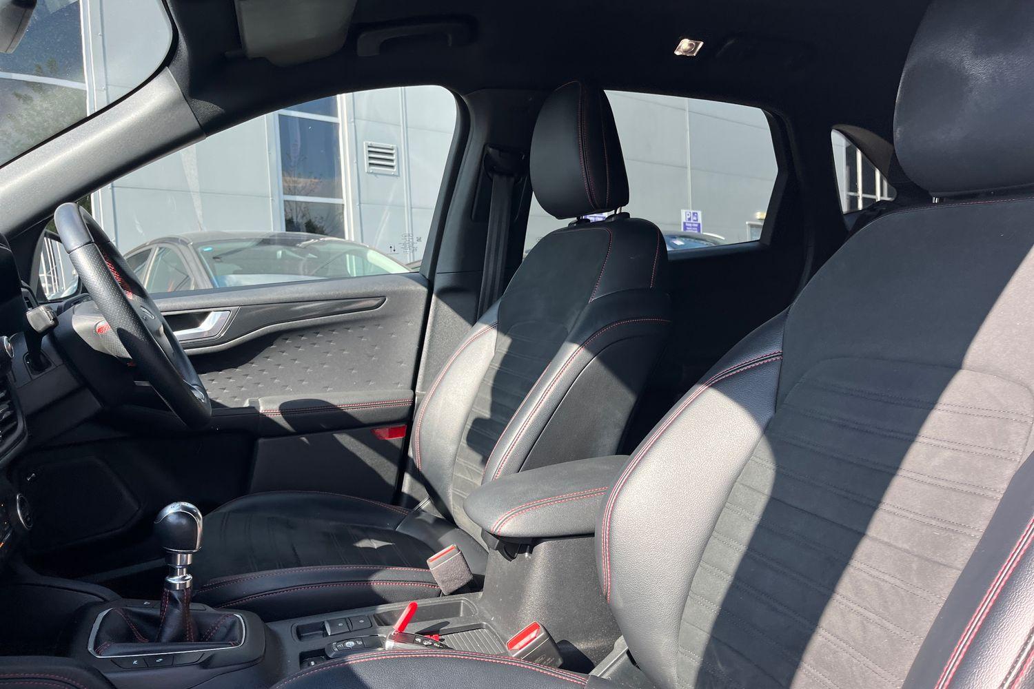 Ford KUGA Photo 18