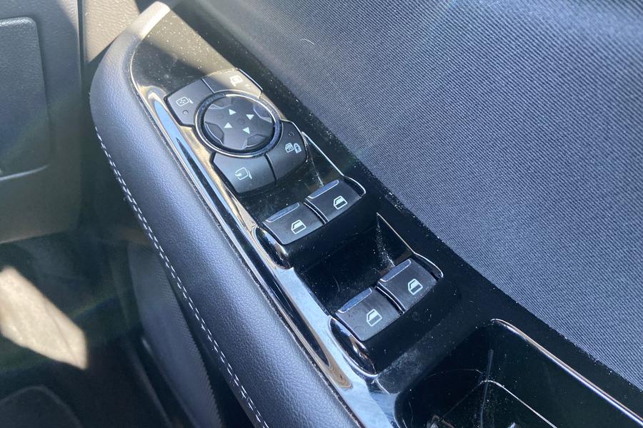 Ford GALAXY Photo autoimg-75abcdd8f5be455dd861b109bd2d5ff3e8019812.jpg