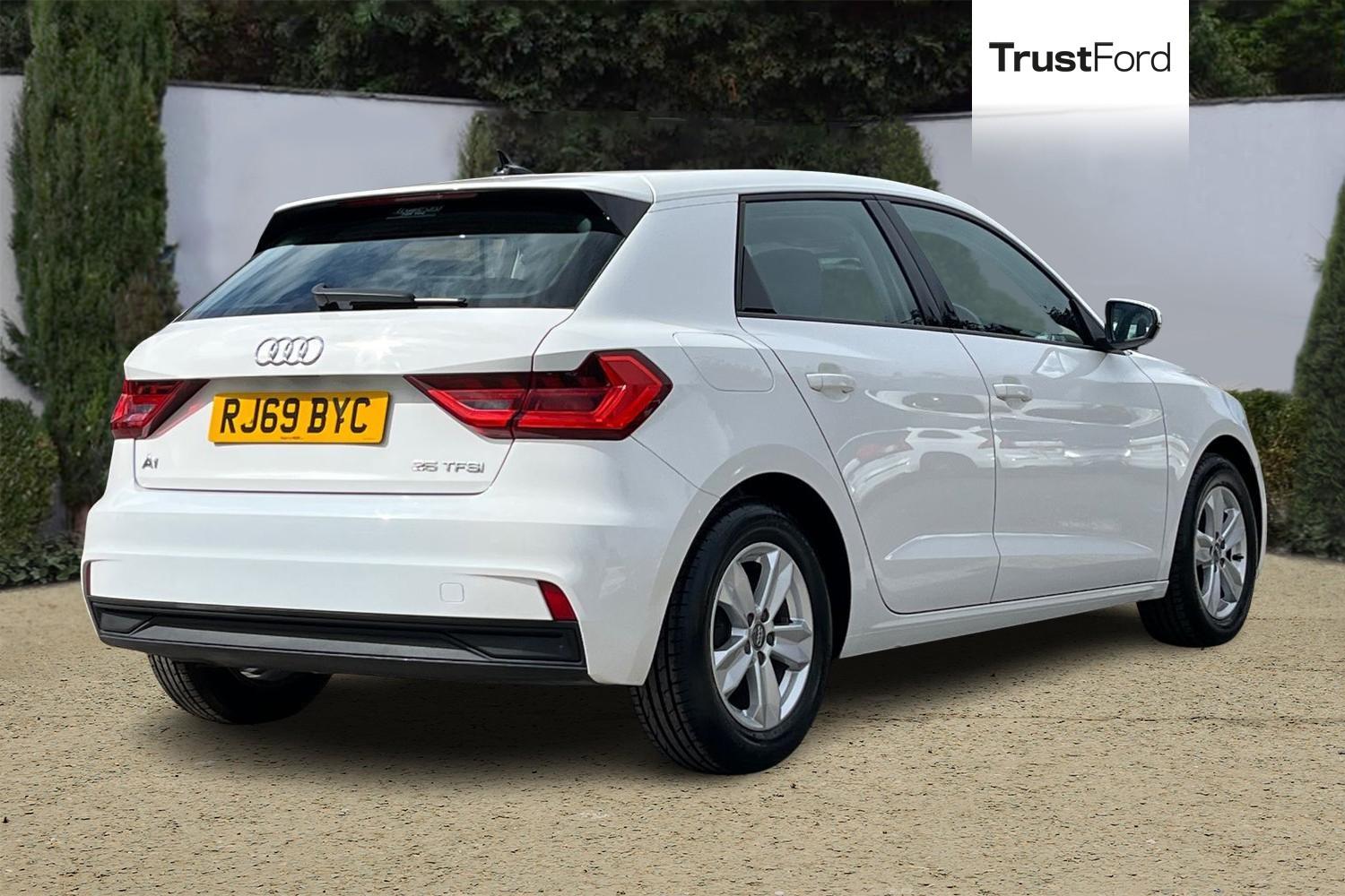 Audi A1 Photo 3