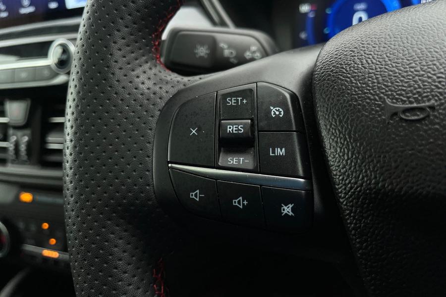 Ford Kuga Photo autoimg-75b90323f26ef89aee5d8bb97ef8d22d18931b3d.jpg