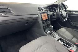 VOLKSWAGEN Golf Photo 2