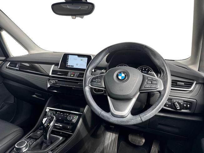 BMW 2 Series Active Tourer Photo 6