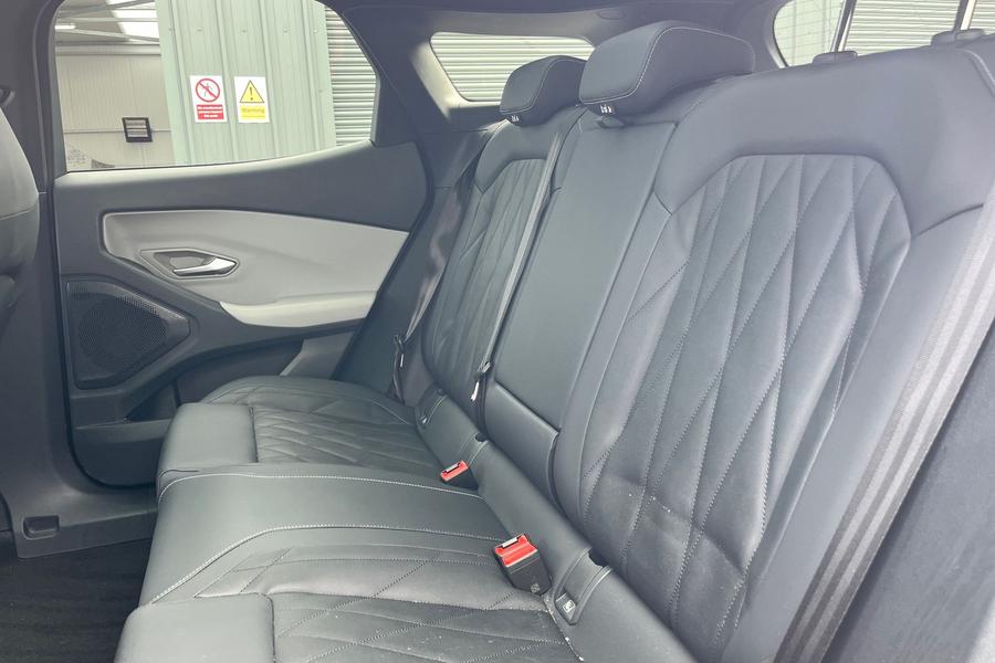 Ford Explorer Photo autoimg-75be7dda8b60e982b8bc4fa317b11057a45dda78.jpg