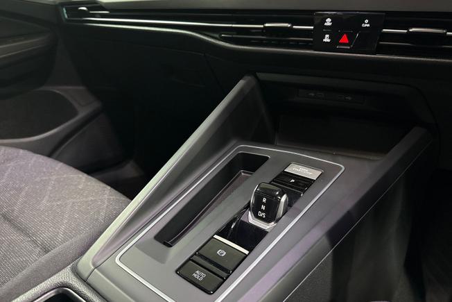 VOLKSWAGEN Golf Photo 23
