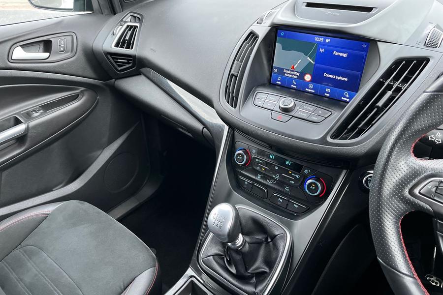 Ford KUGA Photo autoimg-75c2be51a43bd87e221c98d2a9de58303098ae29.jpg