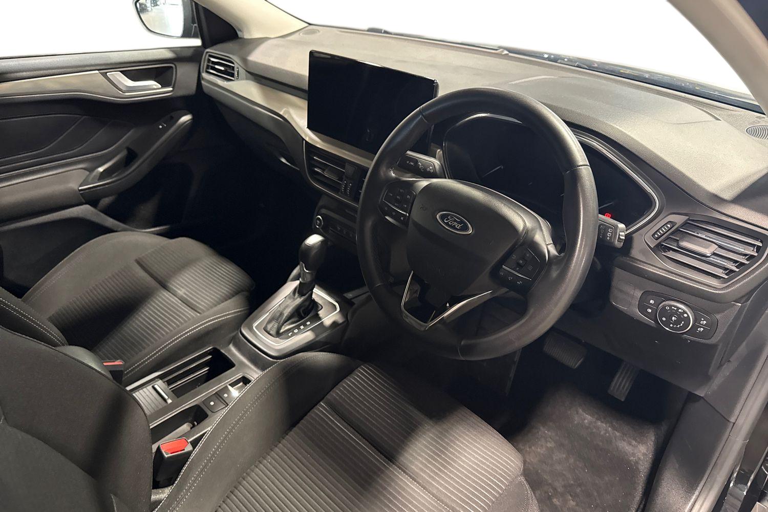 Ford FOCUS Photo 8