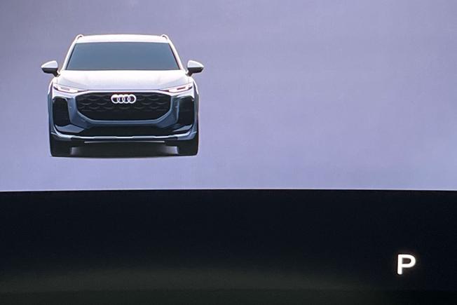 AUDI Q3 Photo 15
