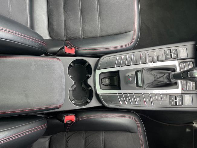 PORSCHE Macan Photo 42