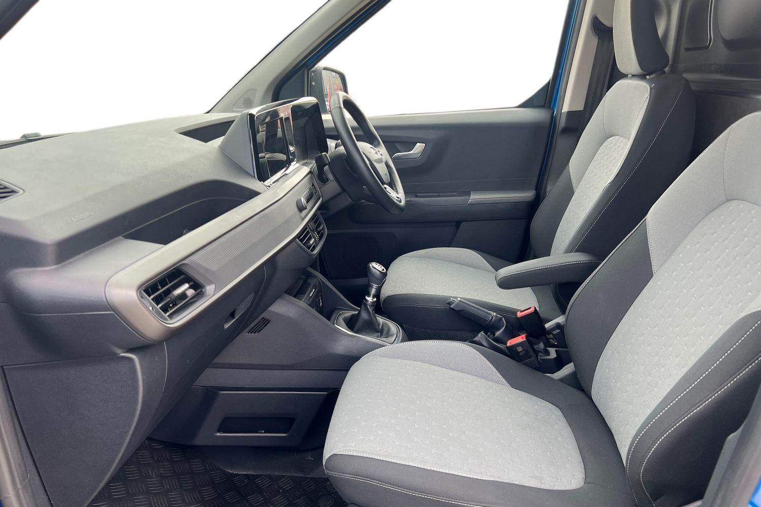 Ford TRANSIT COURIER Photo 9