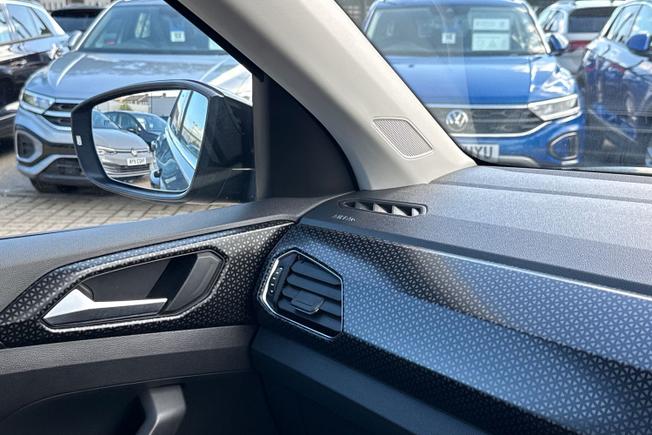 VOLKSWAGEN T-Cross Photo 31