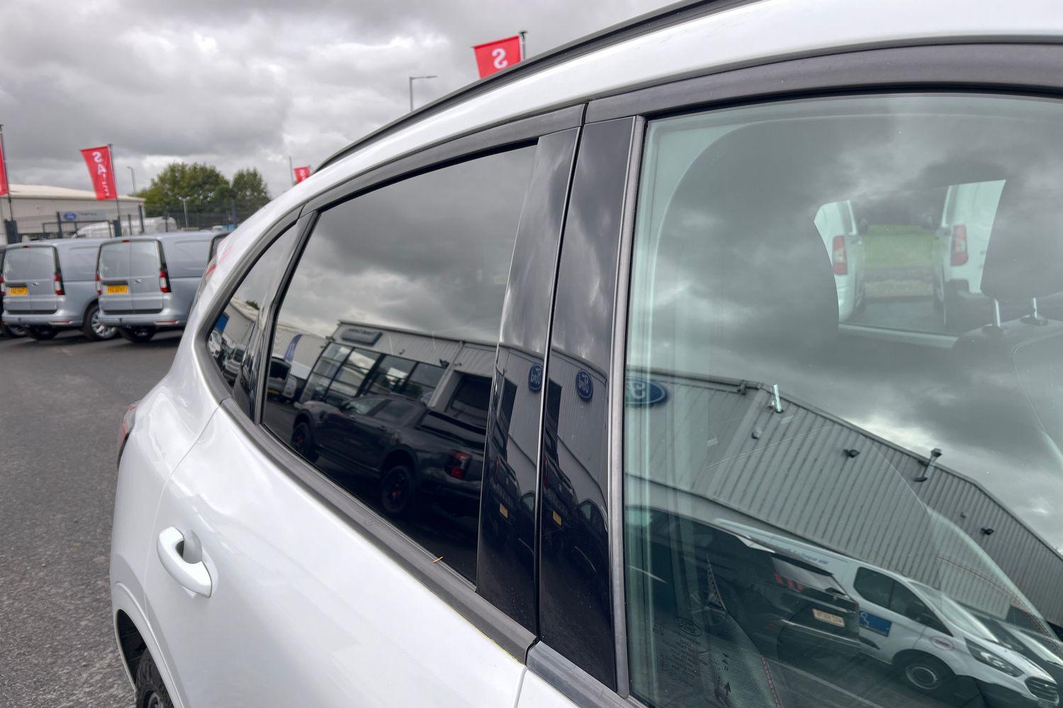 Ford KUGA Photo 25