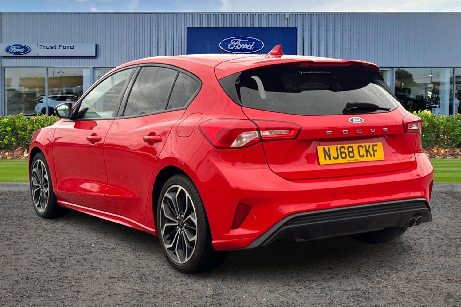 Ford Focus Photo 1