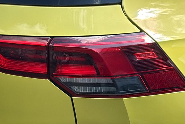 VOLKSWAGEN Golf Photo 18