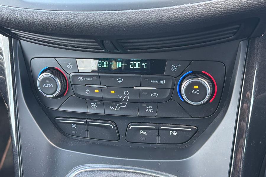 Ford KUGA Photo autoimg-75e7cb84c2a4edf321881733f14eb19d51180151.jpg