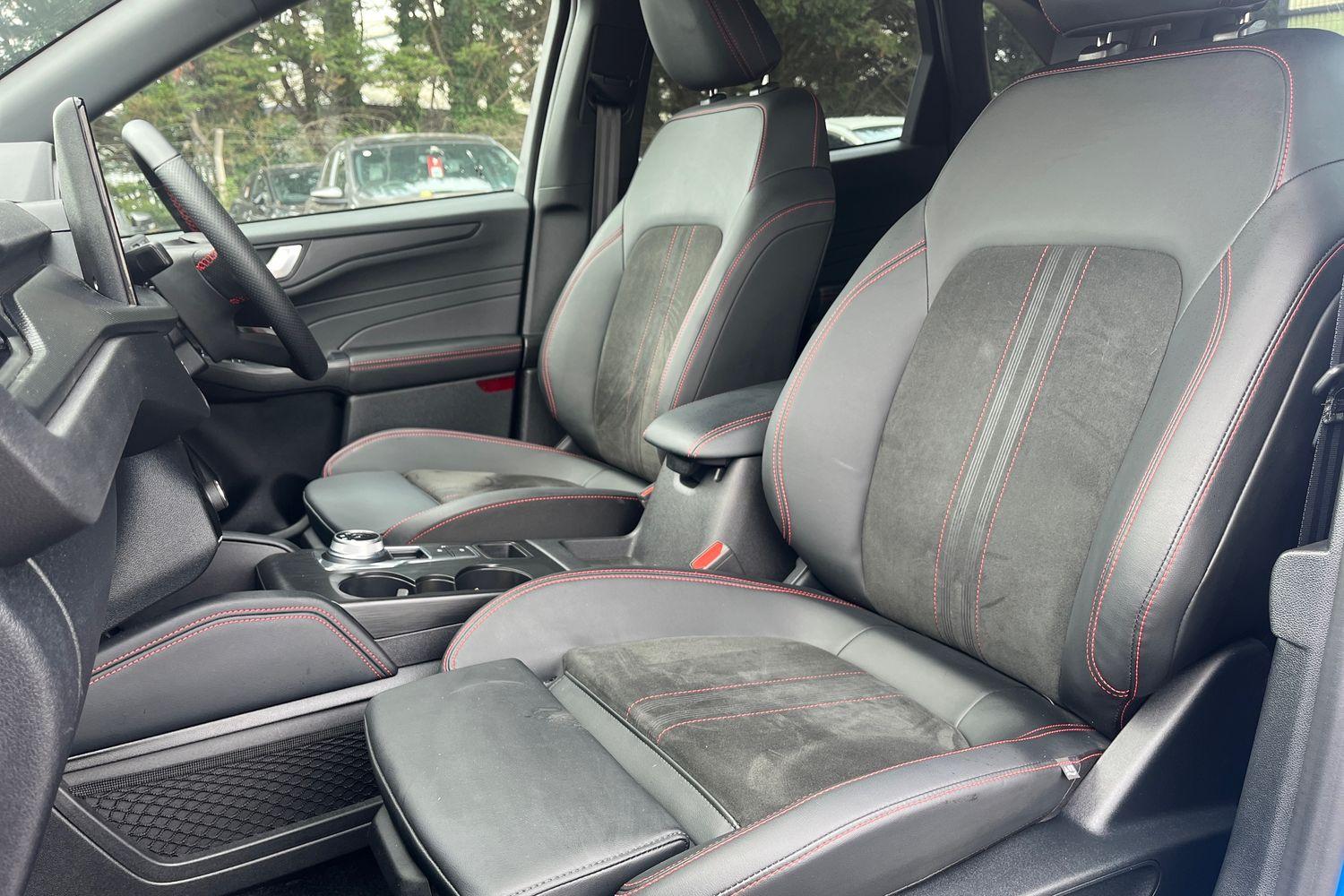 Ford KUGA Photo 18