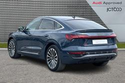 AUDI Q8 E-Tron Photo 3