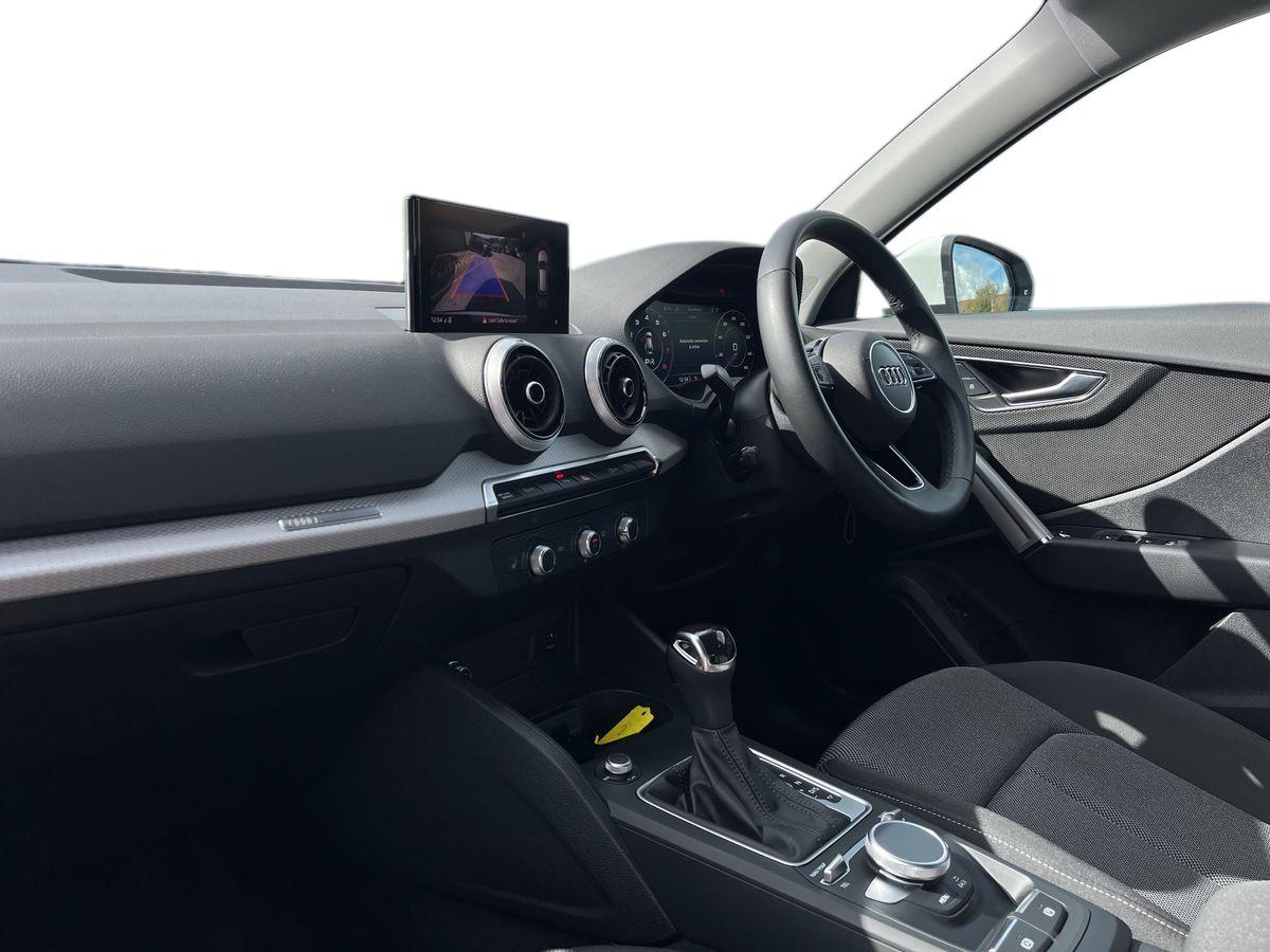 Audi Q2 Photo 2