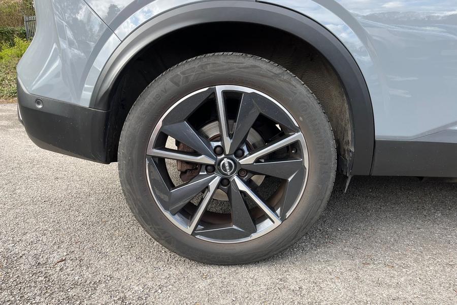 Nissan Qashqai Photo autoimg-75efdd7ab29fbd15f4d6a0631b85c2bd2ec2ef75.jpg