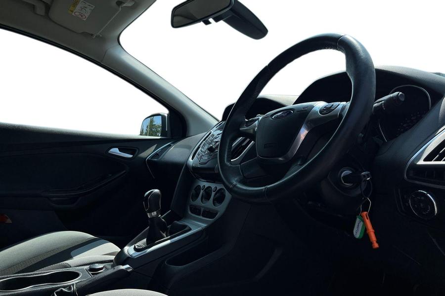 Ford Focus Photo autoimg-75f0b84a2cfc540e25da0bcf74e5f020e4744b4d.jpg