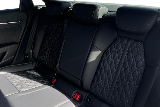 Audi  S3 Saloon Photo 9