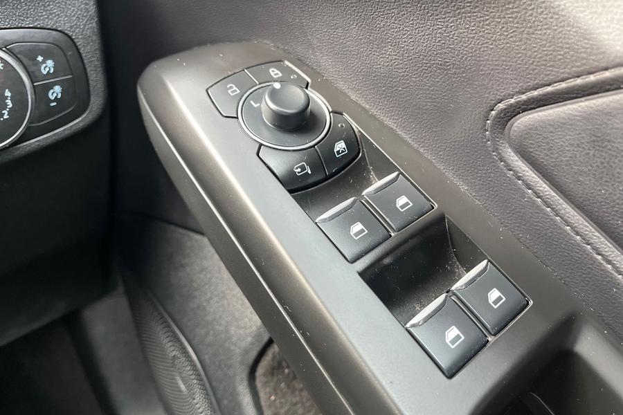 Ford FOCUS Photo autoimg-75f3983572611663fd55b3f048fc9dc768535b18.jpg