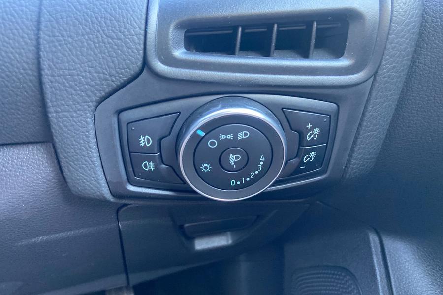 Ford FOCUS Photo autoimg-75f61aca8b84964a4fc850328ce32e8df230c266.jpg