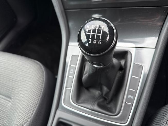 Volkswagen Golf Photo 32