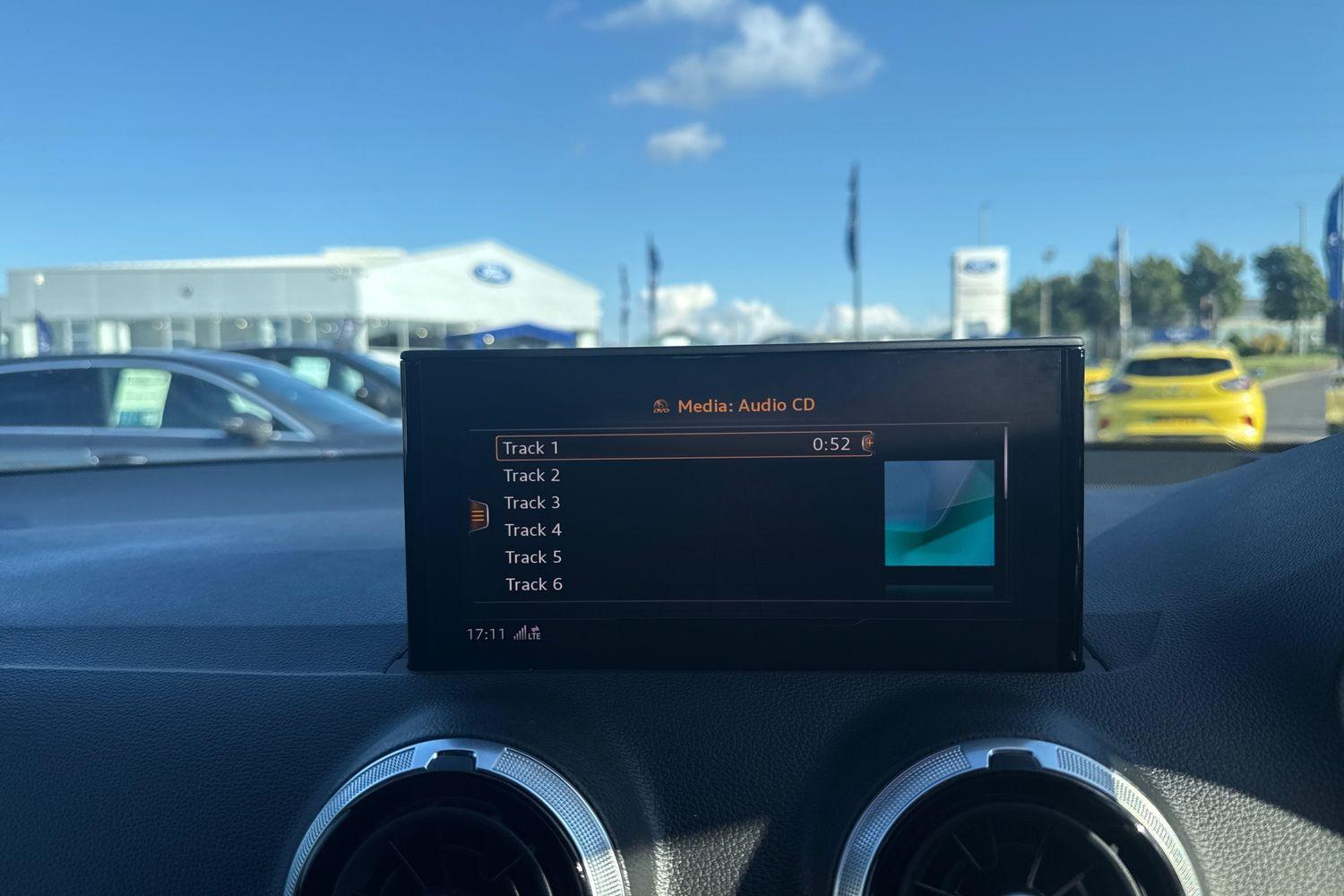 Audi Q2 Photo 32