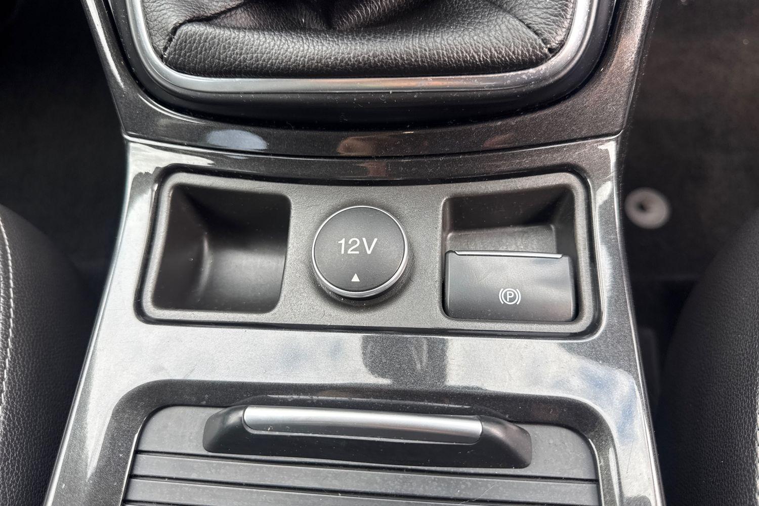 Ford KUGA Photo 34