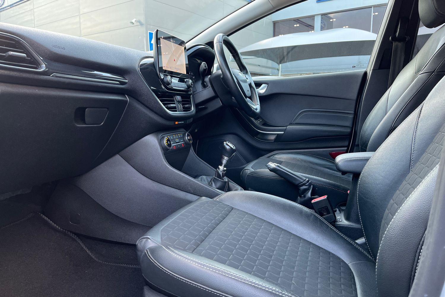 Ford Fiesta Photo 17