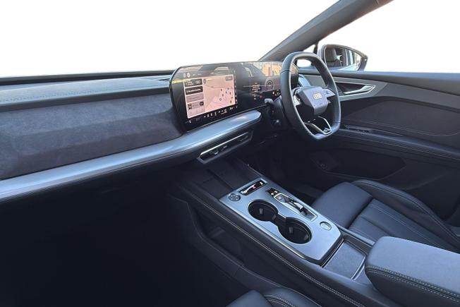 AUDI  Audi Q4 Photo 2