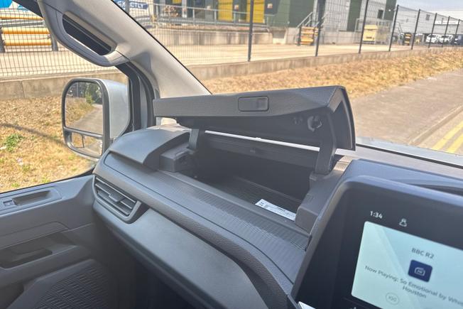 VOLKSWAGEN Transporter Photo 45