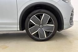 VOLKSWAGEN Tiguan Photo 5